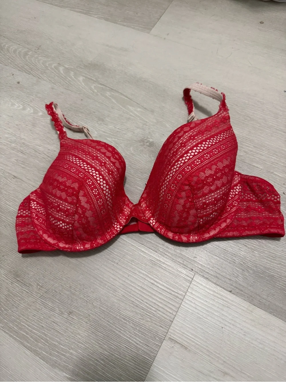 Victoria's Secret Red Lace Boho Underwire Push Up Bra - Picture 1 of 3